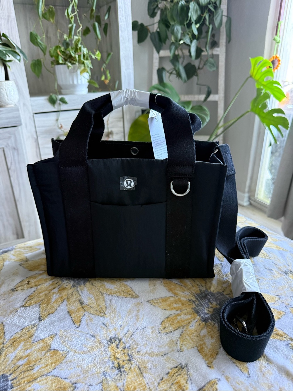 NWT lululemon athletica black Everyday Crossbody Tote mini